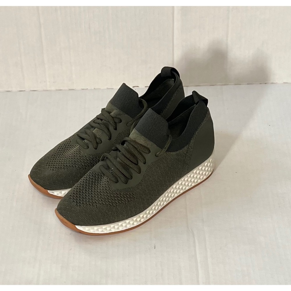 Urban Sport Shoes Olive Green Knit Slip On Sneakers Women's Size 5.5